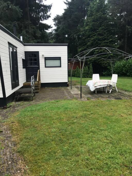 Vila Sfeervol Chalet In Drenthe Bij Het Dwingelderveld Spier Exteriér fotografie